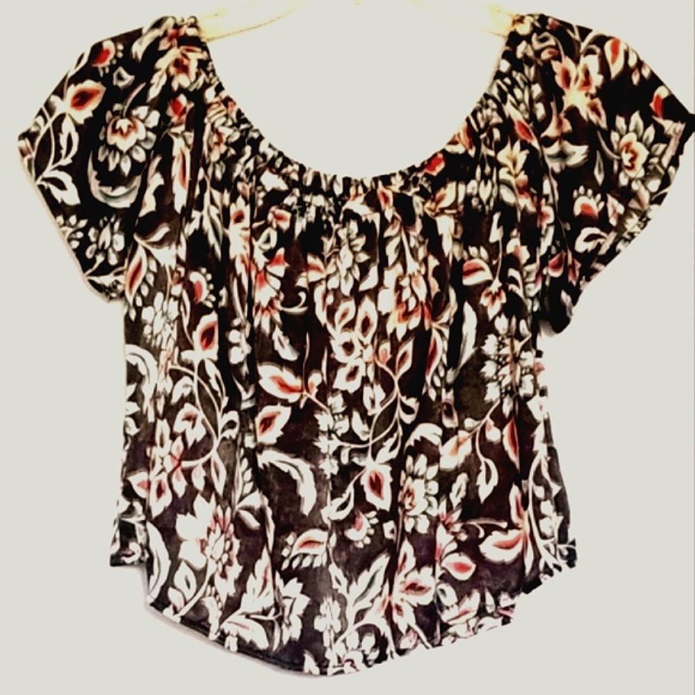 Sadie & Sage Women's Shortsleeve Cropped Pink Grey Blue White Floral Top, size M